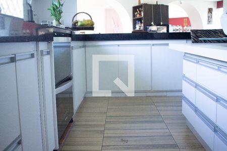 Casa para alugar com 492m², 3 quartos e 5 vagasCozinha - Armários