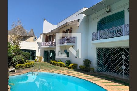 Casa para alugar com 492m², 3 quartos e 5 vagasÁrea comum - Piscina