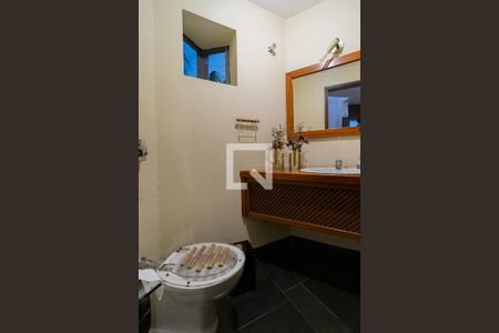 Casa à venda com 343m², 5 quartos e 4 vagasLavabo