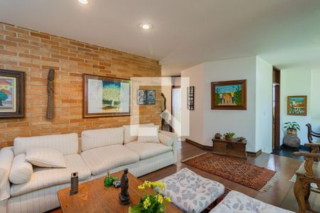 Sala de casa à venda com 5 quartos, 343m² em Jardim Leonor, São Paulo