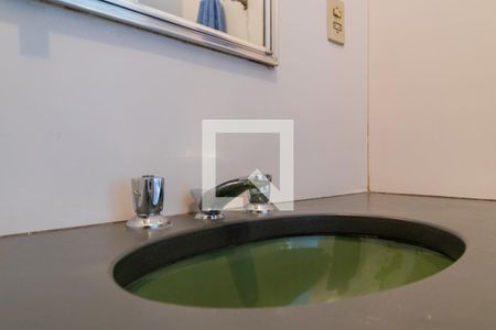 Casa à venda com 343m², 5 quartos e 4 vagasBanheiro da Suíte 2