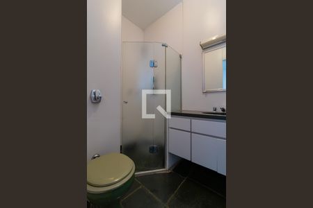 Casa à venda com 343m², 5 quartos e 4 vagasBanheiro da Suíte 2