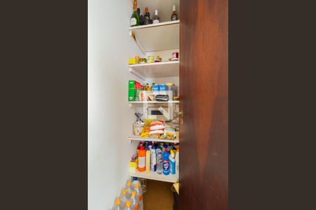 Casa à venda com 343m², 5 quartos e 4 vagasÁrea de Serviço