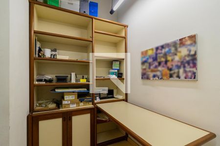 Casa à venda com 343m², 5 quartos e 4 vagasEscritório da Sala de TV