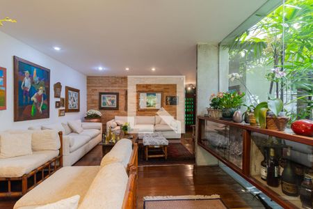 Sala de casa à venda com 5 quartos, 343m² em Jardim Leonor, São Paulo