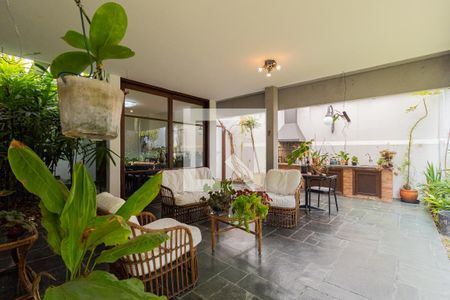 Casa à venda com 343m², 5 quartos e 4 vagasÁrea externa