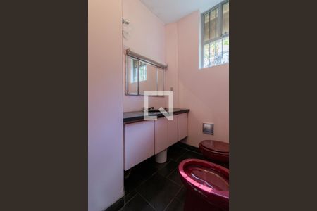 Casa à venda com 343m², 5 quartos e 4 vagasBanheiro da Suíte 4