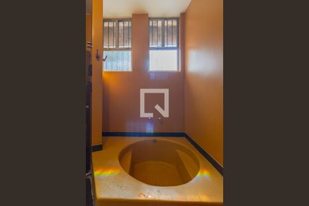 Casa à venda com 343m², 5 quartos e 4 vagasBanheiro da Suíte 1