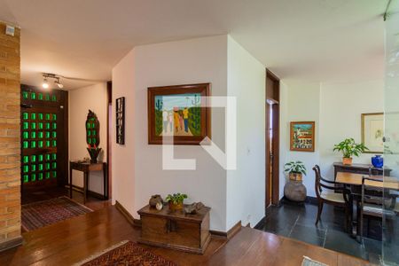 Sala de casa à venda com 5 quartos, 343m² em Jardim Leonor, São Paulo