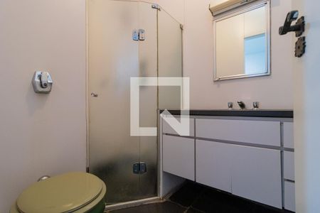 Casa à venda com 343m², 5 quartos e 4 vagasBanheiro da Suíte 2