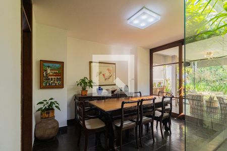 Sala de casa à venda com 5 quartos, 343m² em Jardim Leonor, São Paulo