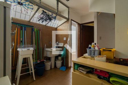 Casa à venda com 343m², 5 quartos e 4 vagasÁrea de Serviço