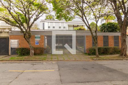 Casa à venda com 343m², 5 quartos e 4 vagasFachada