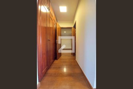 Corredor  de apartamento à venda com 5 quartos, 259m² em Cambuí, Campinas