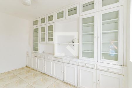 Apartamento para alugar com 133m², 3 quartos e 2 vagas Apartamento para alugar com 133m², 3 quartos e 2 vagasQuarto 2 - Armários