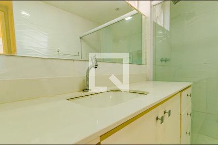 Banheiro da Suíte de apartamento para alugar com 3 quartos, 133m² em Itaigara, Salvador