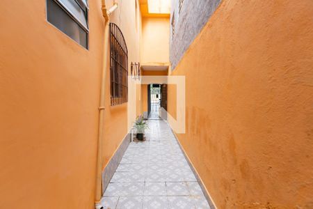 Corredor de Entrada de casa para alugar com 1 quarto, 40m² em Parque Paineiras, São Paulo