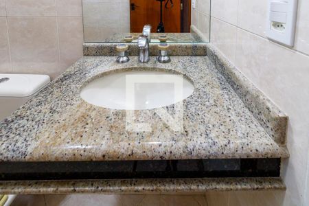 Casa à venda com 300m², 4 quartos e 4 vagasBanheiro 3 - Torneira