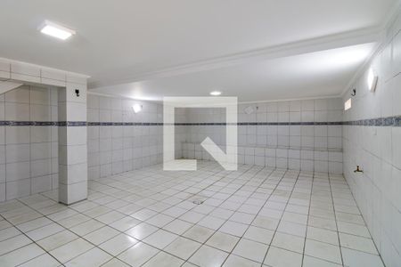 Casa à venda com 300m², 4 quartos e 4 vagasPorão 