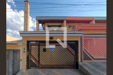Casa à venda com 300m², 4 quartos e 4 vagasFachada