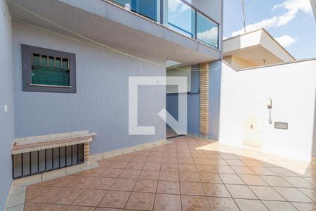 Casa à venda com 300m², 4 quartos e 4 vagasChurrasqueira