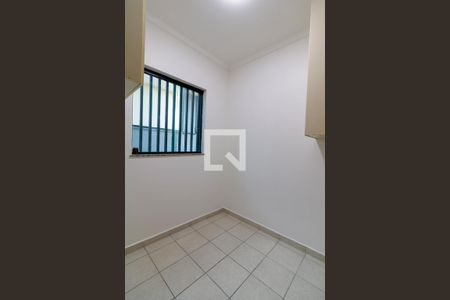 Casa à venda com 300m², 4 quartos e 4 vagasQuarto de Serviço