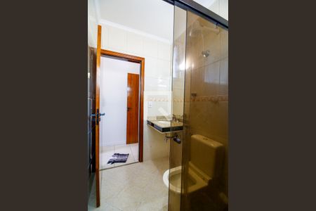 Casa à venda com 300m², 4 quartos e 4 vagasBanheiro da Suíte 2