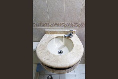 Casa à venda com 300m², 4 quartos e 4 vagasBanheiro 4