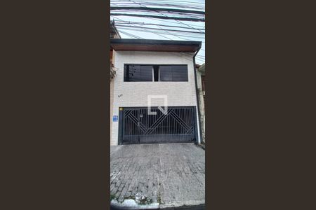 Casa à venda com 250m², 3 quartos e 2 vagas Casa à venda com 250m², 3 quartos e 2 vagasFachada