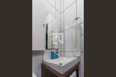 Casa à venda com 250m², 3 quartos e 2 vagas Casa à venda com 250m², 3 quartos e 2 vagasBanheiro