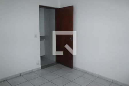 Suíte de casa para alugar com 3 quartos, 121m² em Vila Baby, São Paulo
