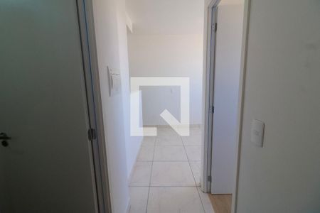 Corredor de apartamento para alugar com 2 quartos, 34m² em Vila Mira, São Paulo