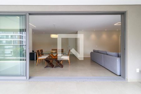 Apartamento à venda com 186m², 3 quartos e 3 vagas Apartamento à venda com 186m², 3 quartos e 3 vagasSala - Varanda