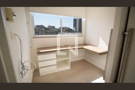 Apartamento à venda com 168m², 3 quartos e 2 vagasQuarto de Serviço