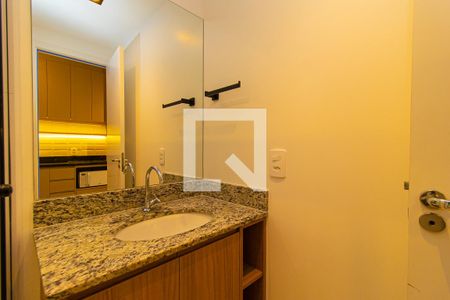 Banheiro de kitnet/studio para alugar com 1 quarto, 26m² em Bela Vista, São Paulo