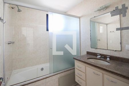 Apartamento à venda com 114m², 3 quartos e 3 vagasBanheiro da Suíte