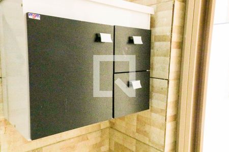 Casa à venda com 70m², 2 quartos e 1 vaga Casa à venda com 70m², 2 quartos e 1 vagaBanheiro