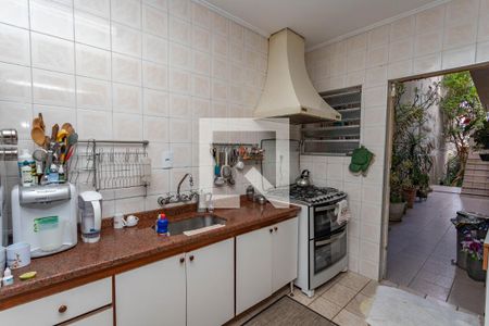 Casa à venda com 300m², 4 quartos e 2 vagas Casa à venda com 300m², 4 quartos e 2 vagasCozinha