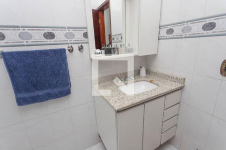 Casa à venda com 300m², 4 quartos e 2 vagas Casa à venda com 300m², 4 quartos e 2 vagasBanheiro 1