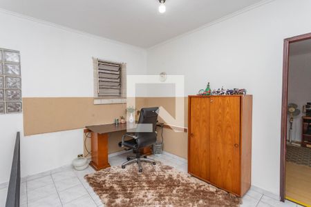 Casa à venda com 300m², 4 quartos e 2 vagas Casa à venda com 300m², 4 quartos e 2 vagasEscritório