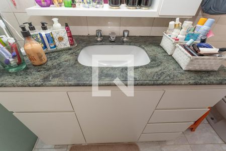 Casa à venda com 300m², 4 quartos e 2 vagas Casa à venda com 300m², 4 quartos e 2 vagasBanheiro da suíte