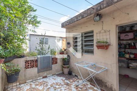 Casa à venda com 300m², 4 quartos e 2 vagas Casa à venda com 300m², 4 quartos e 2 vagasÁrea de serviço