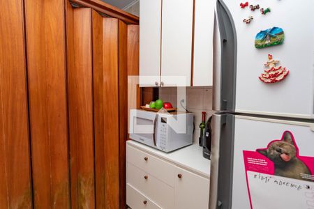 Casa à venda com 300m², 4 quartos e 2 vagas Casa à venda com 300m², 4 quartos e 2 vagasCozinha