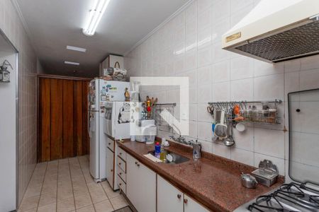 Casa à venda com 300m², 4 quartos e 2 vagas Casa à venda com 300m², 4 quartos e 2 vagasCozinha