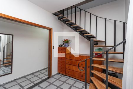 Casa à venda com 300m², 4 quartos e 2 vagas Casa à venda com 300m², 4 quartos e 2 vagasCloset