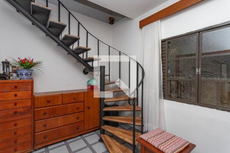 Casa à venda com 300m², 4 quartos e 2 vagas Casa à venda com 300m², 4 quartos e 2 vagasCloset