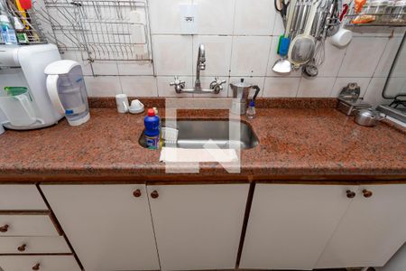 Casa à venda com 300m², 4 quartos e 2 vagas Casa à venda com 300m², 4 quartos e 2 vagasCozinha