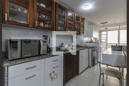 Apartamento à venda com 340m², 3 quartos e 4 vagasCozinha