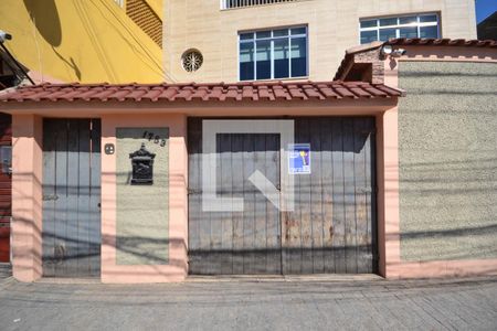 Casa para alugar com 78m², 2 quartos e 1 vaga Casa para alugar com 78m², 2 quartos e 1 vagaFachada