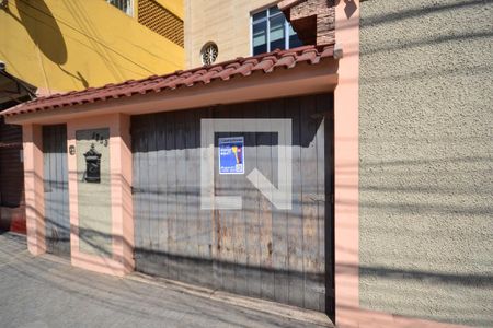 Casa para alugar com 78m², 2 quartos e 1 vaga Casa para alugar com 78m², 2 quartos e 1 vagaFachada